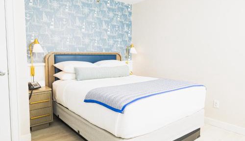 Standard Queen Room