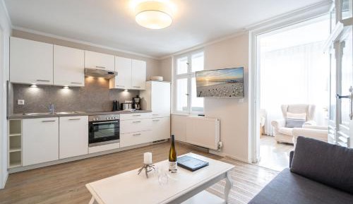 One-Bedroom Apartment with Sea View