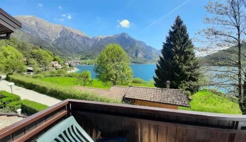 Two-Bedroom Apartment with Lake View