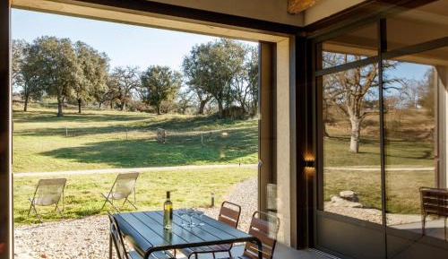 Apartment with Garden View