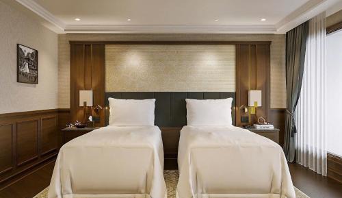 DELUXE BALCONY CABIN