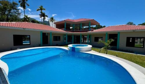 Villa - Beach Front