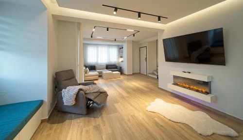 Two-Bedroom Deluxe Apartment with Balcony