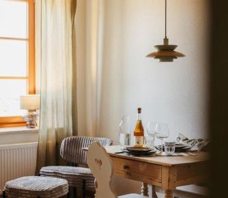 Apartment V