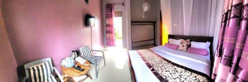 Double or Twin Room with Shower