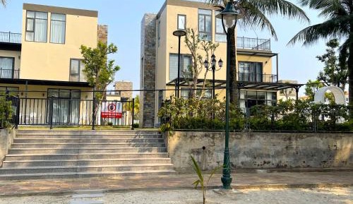Villa - Beach Front