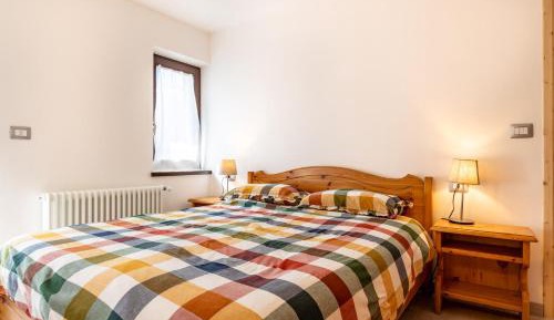 Two-Bedroom Apartment with Mountain View