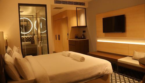 Deluxe King Room