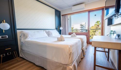 Twin Room with Balcony