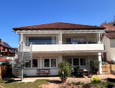 One-Bedroom Apartment with Shower