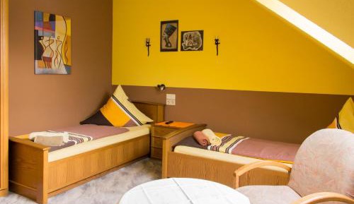 Twin Room with Private Bathroom