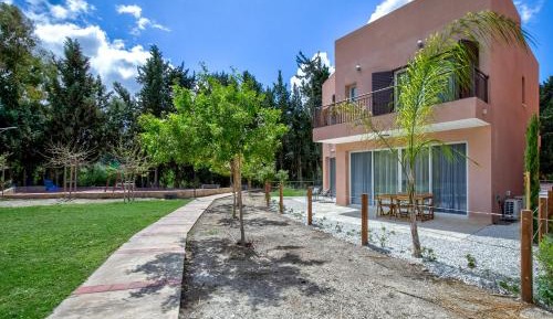 Villa with Garden View