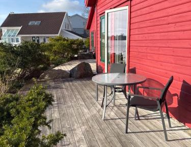 Two-Bedroom Apartment (3 Adults)