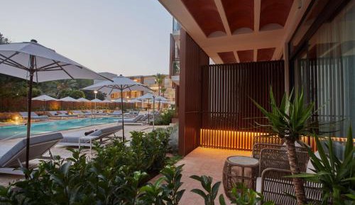 The Club King Room with Pool View