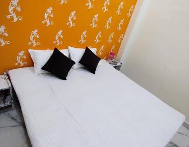 Deluxe Double Room (2 Adults + 1 Child)