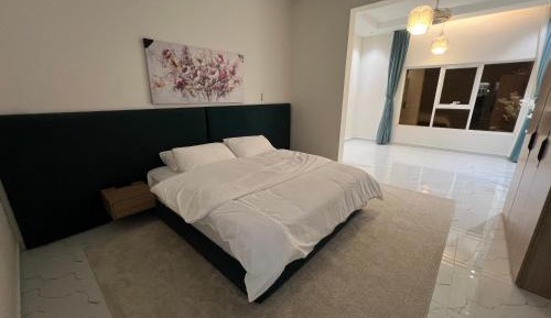 Deluxe One-Bedroom Apartment with City View