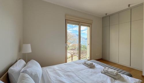 One-Bedroom Apartment with Bay View