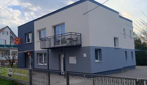 One-Bedroom Apartment with Balcony