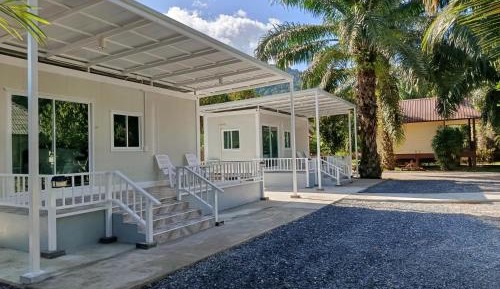 Bungalow with Patio