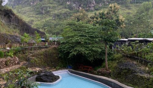 Twin Room with Pool View