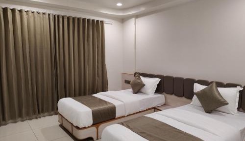 Deluxe Double or Twin Room