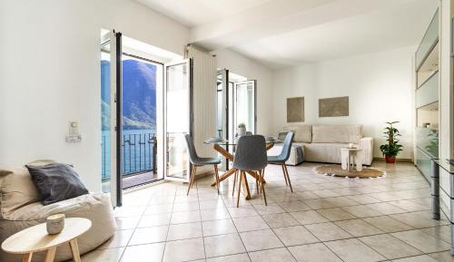 Two-Bedroom Apartment with Lake View