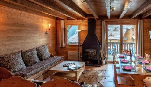 Chalet (10 Adults)