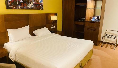 Deluxe Queen Room