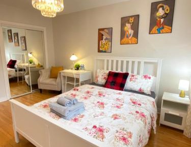 Queen Room with Shared Bathroom