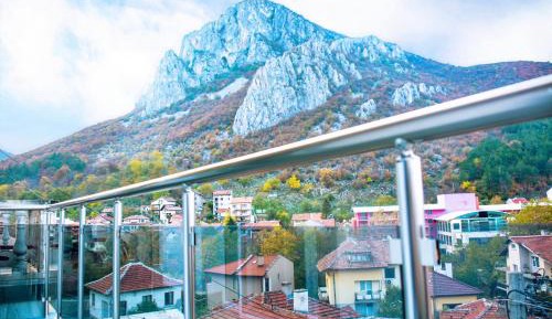 Twin Room with Mountain View