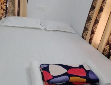 Deluxe Double Room (2 Adults + 1 Child)