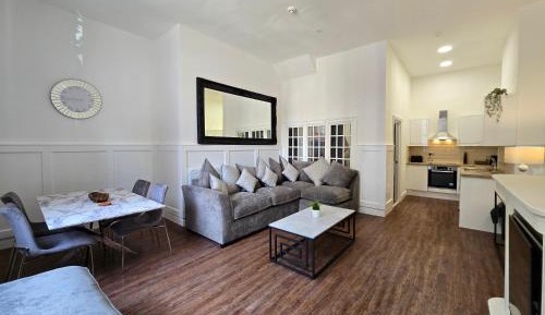 Two-Bedroom Deluxe Apartment