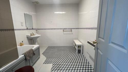 Twin Room with Shower