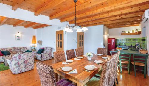 Three-Bedroom Holiday Home 