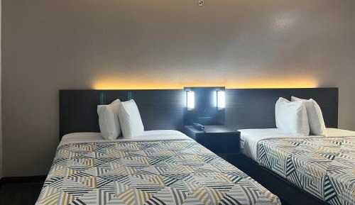 Queen Room with Two Queen Beds - Non-Smoking