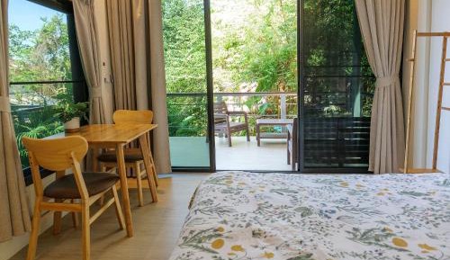 Bungalow with Patio
