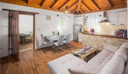 One-Bedroom Holiday Home