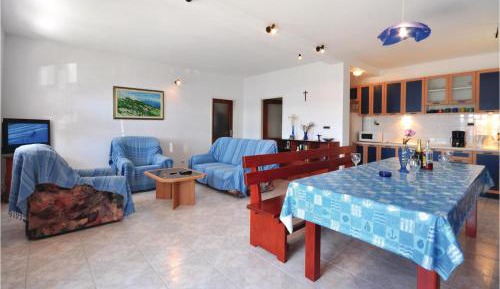 Five-Bedroom Holiday Home