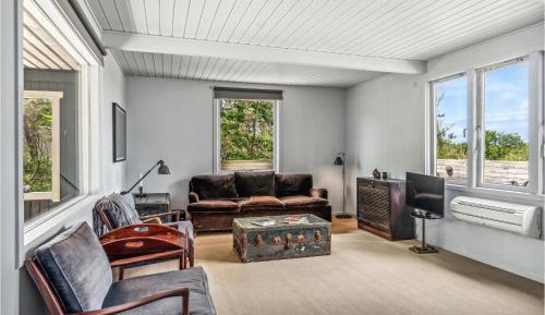 Three-Bedroom Holiday Home 