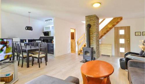 Three-Bedroom Holiday Home 