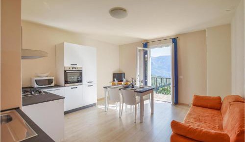 One-Bedroom Holiday Home