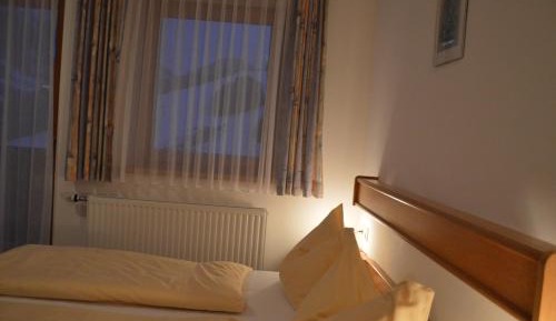 Apartment with Mountain View