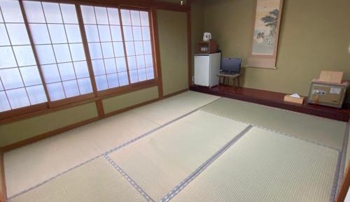 Economy Triple Room