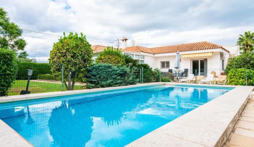 Villa with Garden View