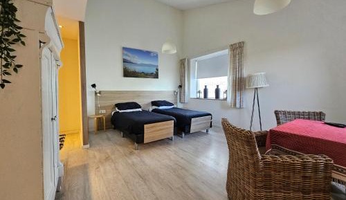 Twin Room with Shower