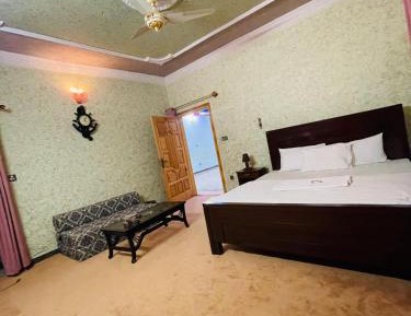 Deluxe Double Room (2 Adults + 1 Child)