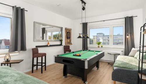 Four-Bedroom Apartment with Balcony 