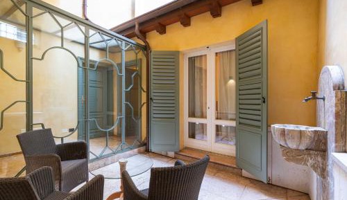 Deluxe Double Room with Shower