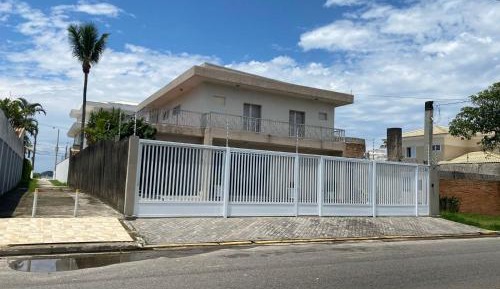 Seven-Bedroom House