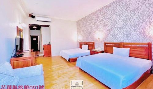 Deluxe Queen Room with Two Queen Beds